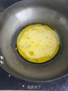 Make Round onion tomato fried eggs step 4