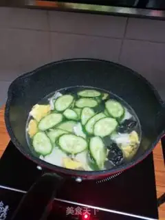 Make Blackwood cucumber egg soup step 4