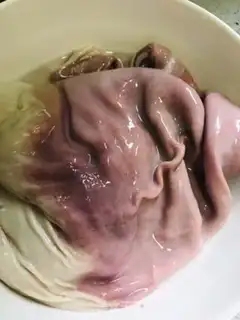 Make Onion fried pigs step 2