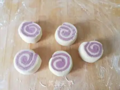 Make Spaghetti rolls step 8
