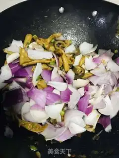 Make Onion fried pigs step 6