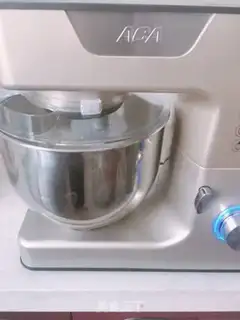 Make Danish hands tore bread step 2