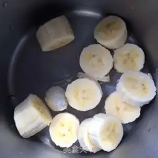 Make Banana juice step 1