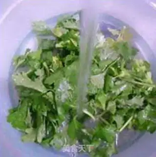 Make The celery leaves open, sour chicks step 3
