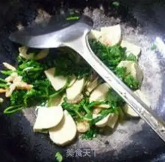 Make The celery leaves open, sour chicks step 9