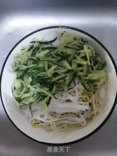 Make A cucumber sprouts fan step 4