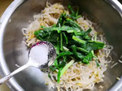 Make The sprouts of cold bean step 3