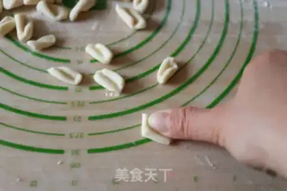 Make Hangzhou Cat ears step 5