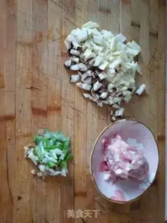 Make Spring mushroom sauce noodles step 1