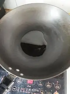 Make Spring mushroom sauce noodles step 3