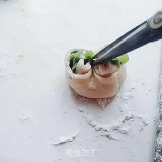 Make Onion roll step 14