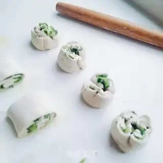 Make Onion roll step 15