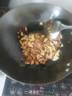 Make Spring mushroom sauce noodles step 6