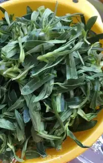Make Fried garlic paste spinach step 0
