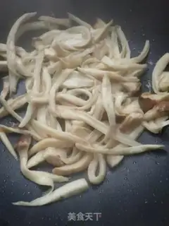 Make Garlic hand tore the apricot mushrooms step 2