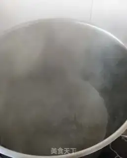 Make Fried garlic paste spinach step 1