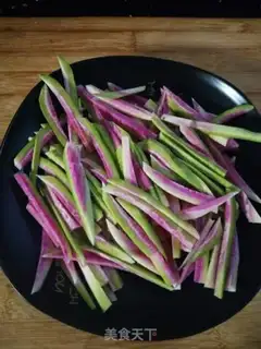 Make Carrot and peanuts step 0