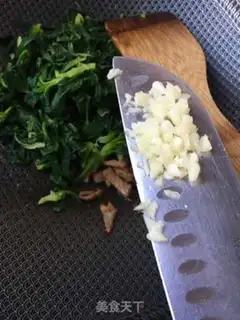 Make Fried garlic paste spinach step 13