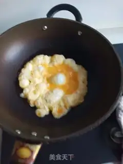 Make Garlic fried eggs step 2