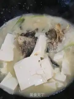 Make Black fish tofu soup step 6