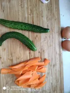 Make cucumber fried eggs step 0