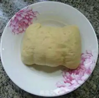 Make Siamese ham and intestinal chicken step 1
