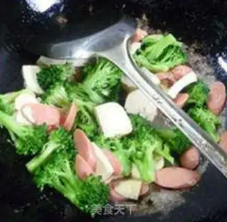 Make Siamese ham and intestinal chicken step 7