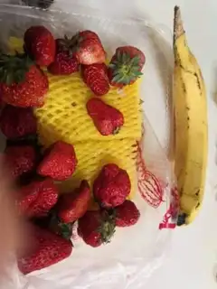 Make Strawberry banana juice step 0