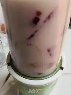 Make Strawberry banana juice step 3