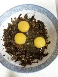 Make Fried eggs step 3