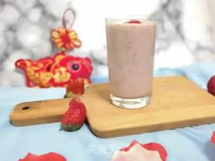 Make Strawberry banana juice step 7