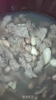 Make Peanut pig lung soup step 1