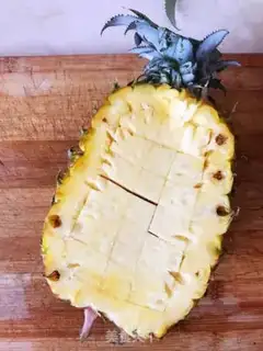 Make Pineapple rice step 1