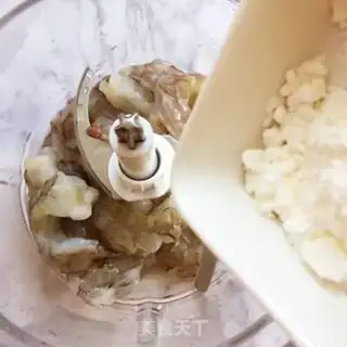Make Shrimpball soup step 2