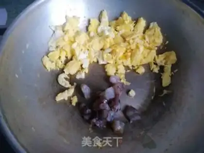 Make Shrimp fried eggs step 4