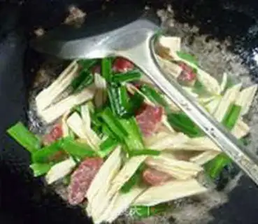 Make Garlic wiener and rotting bamboo step 9