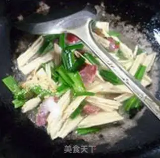 Make Garlic wiener and rotting bamboo step 10