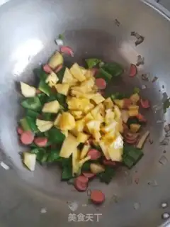 Make Pineapple ham and rice step 2