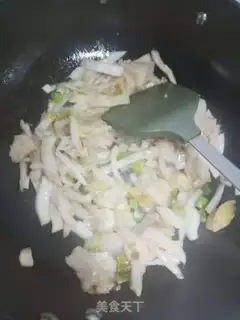 Make Sour pickle pork noodles step 4