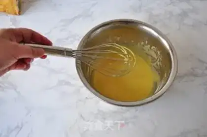 Make Six inches and two eggs in the air step 4