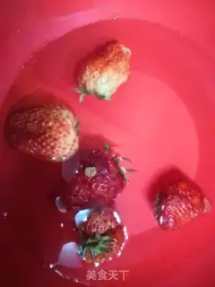 Make Strawberry bananas step 1