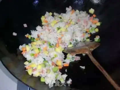 Make Pineapple rice step 12