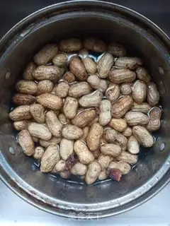 Make Salt-water peanuts step 2
