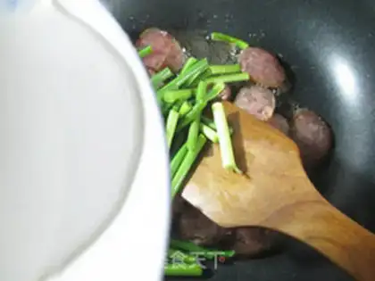 Make Garlic fried sausage step 2