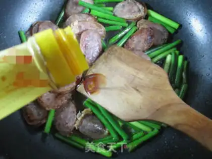 Make Garlic fried sausage step 4
