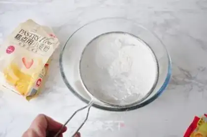 Make Banana Madeleine step 4