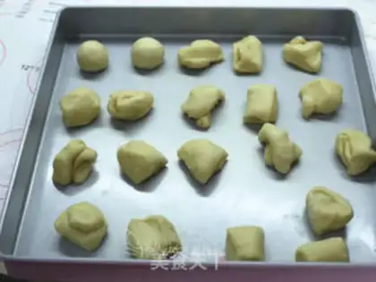 Make A little flower bun step 4
