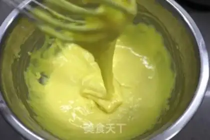 Make Strawberry butter twirl cake step 4