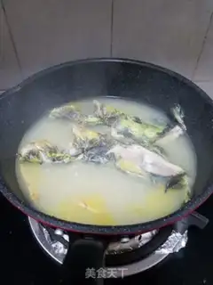 Make Yellowfish tofu soup step 3