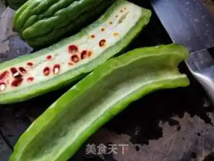 Make Fish cakes and bitter melons step 1
